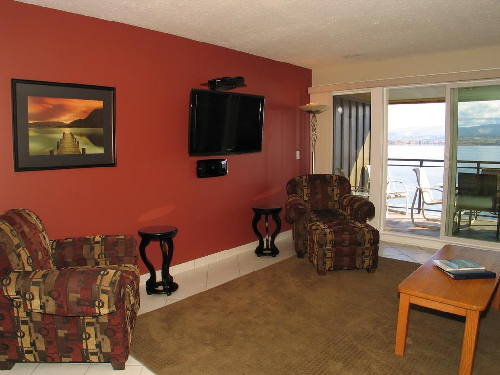 Casa Loma Lakeshore Resort West Kelowna Habitación foto